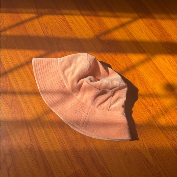 LACK OF COLOR Peach Bucket Hat - Picture 1 of 2